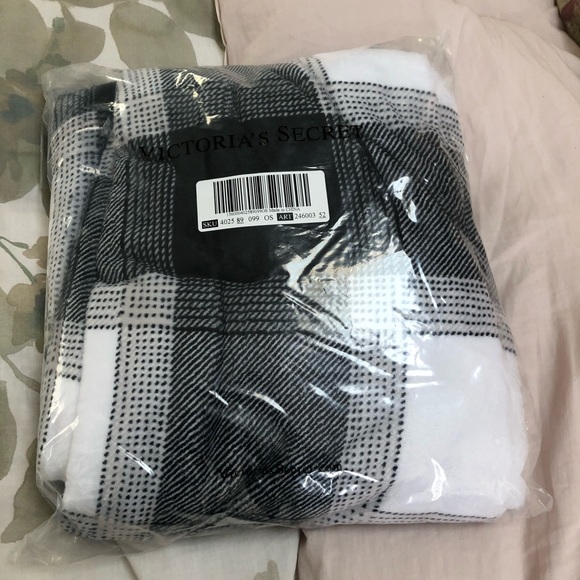 Victoria secret pink plaid blanket - Picture 3 of 3